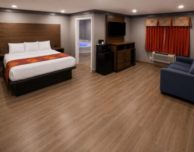 Junior Suite with King Bed, Sofa & Jacuzzi Hot Tub